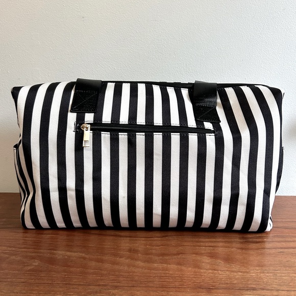 New Alice + Olivia Duffle Bag in Positano Stripe - Picture 5 of 15